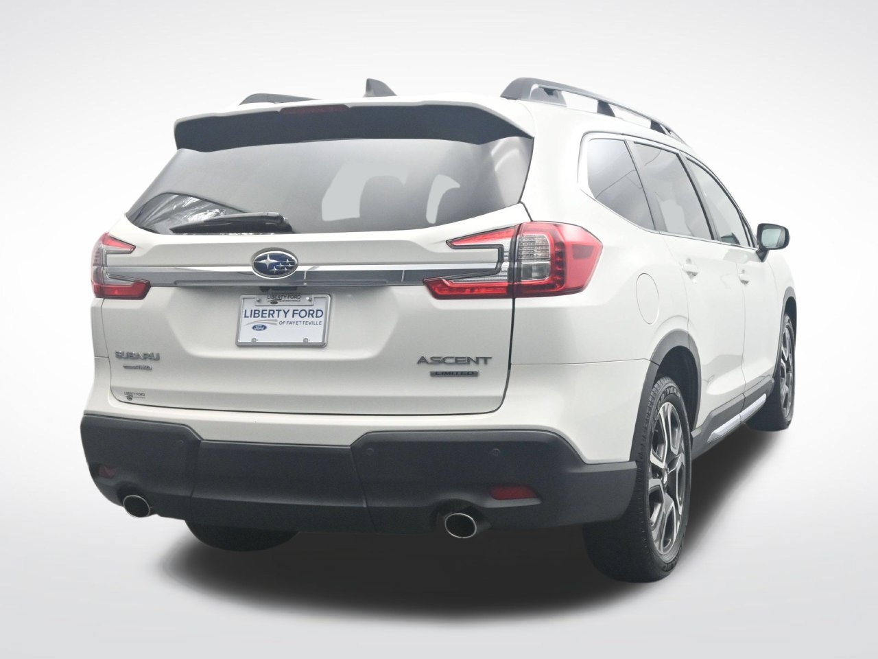Used 2023 Subaru Ascent Limited AWD/4WD image 7
