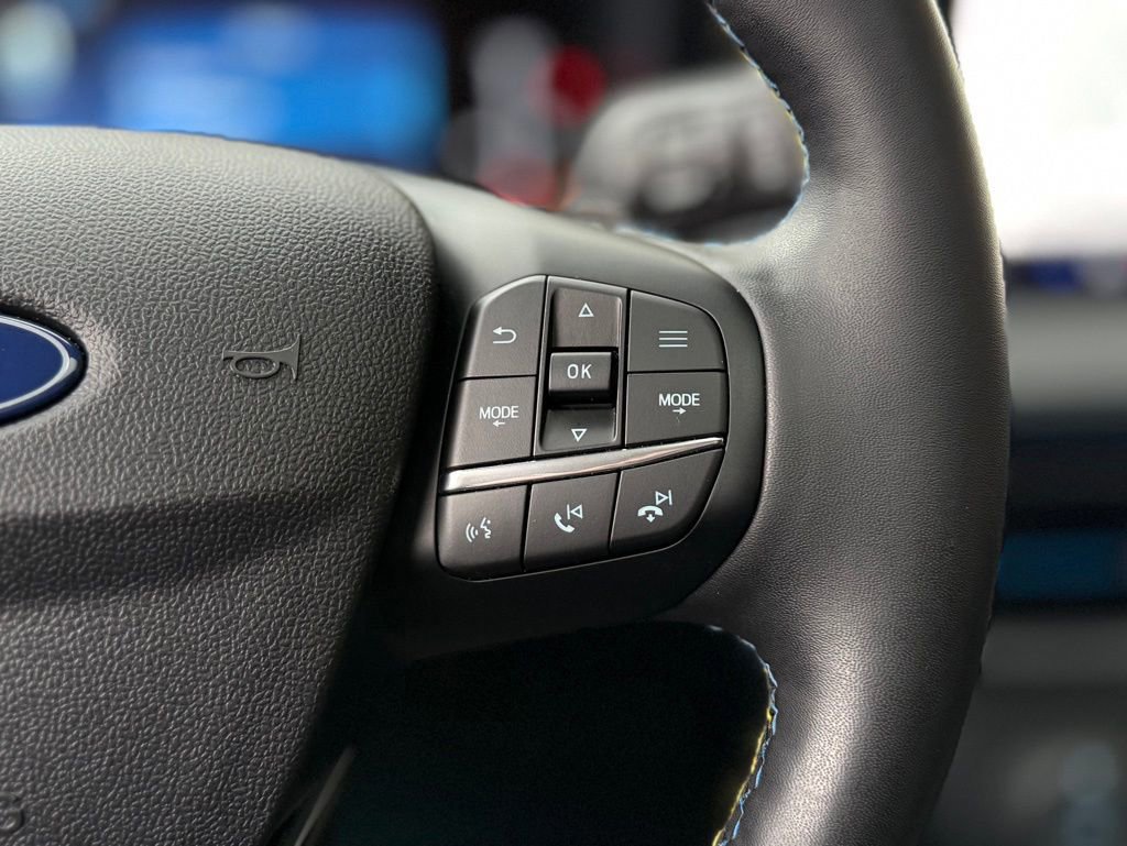 Certified 2025 Ford Maverick Lobo image 12