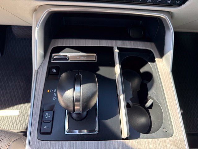 Used 2024 MAZDA CX-90 Plug-In Hybrid w/ Premium Plus AWD/4WD image 33