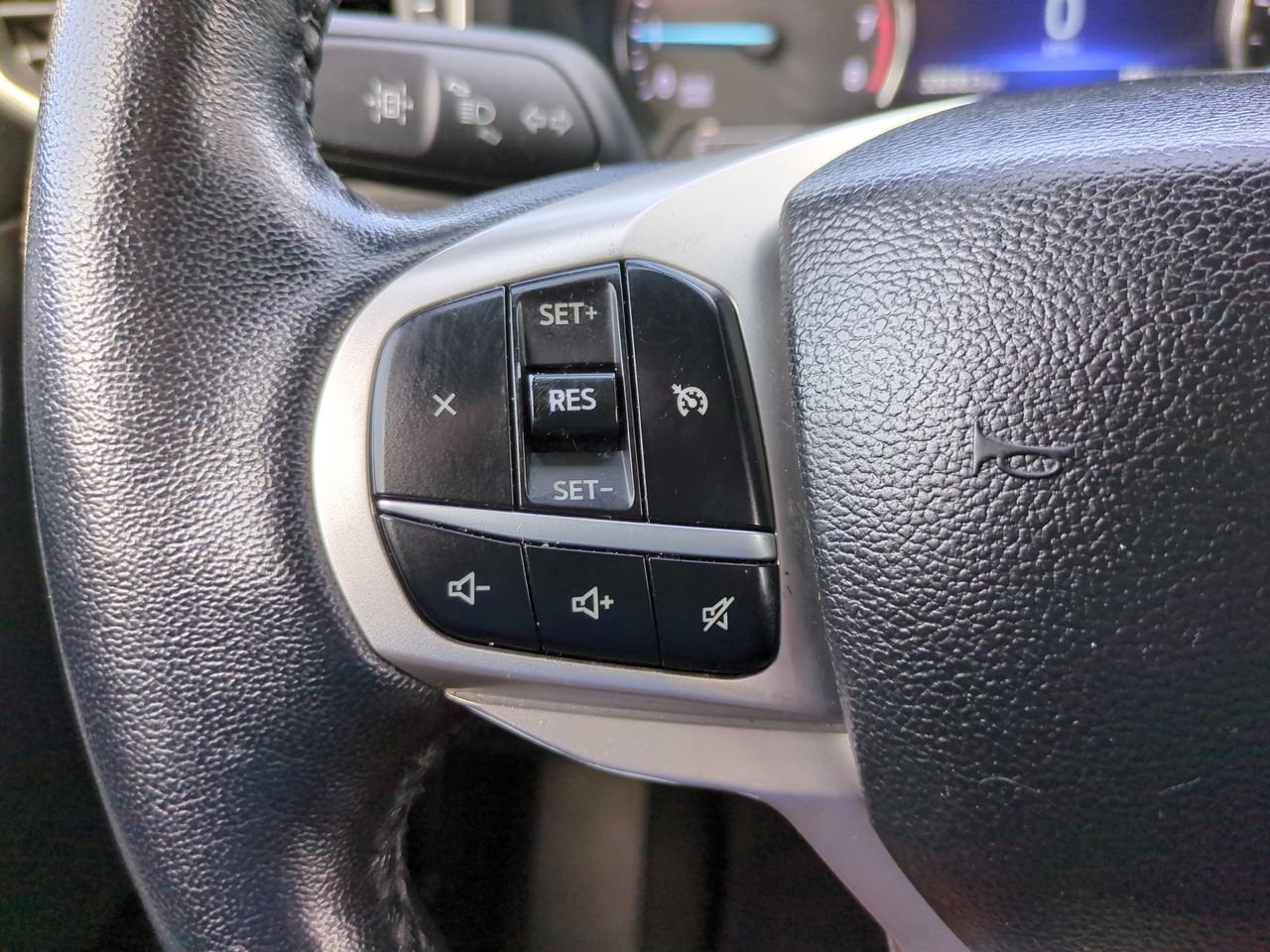 Certified 2022 Ford Explorer XLT w/ Equipment Group 202A AWD/4WD image 23