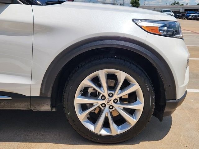 Certified 2022 Ford Explorer Platinum w/ Equipment Group 601A RWD image 8