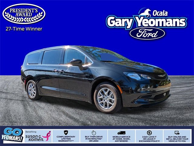 Used 2023 Chrysler Voyager LX image 7