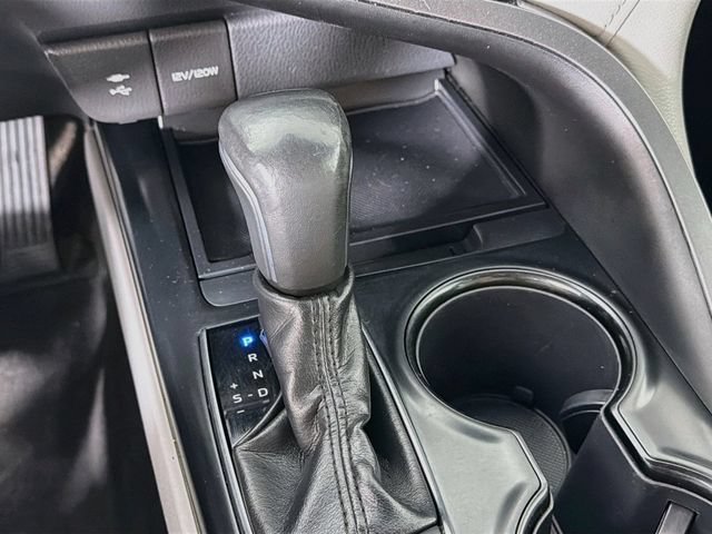 Used 2019 Toyota Camry SE FWD image 19