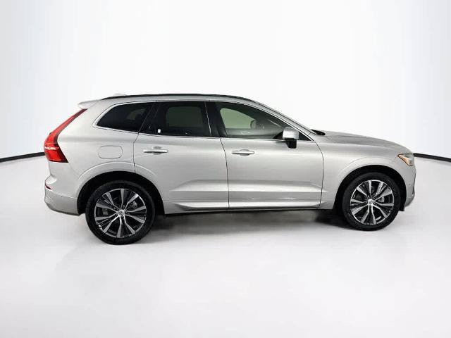 Used 2022 Volvo XC60 B5 Momentum w/ Advanced Package FWD image 24