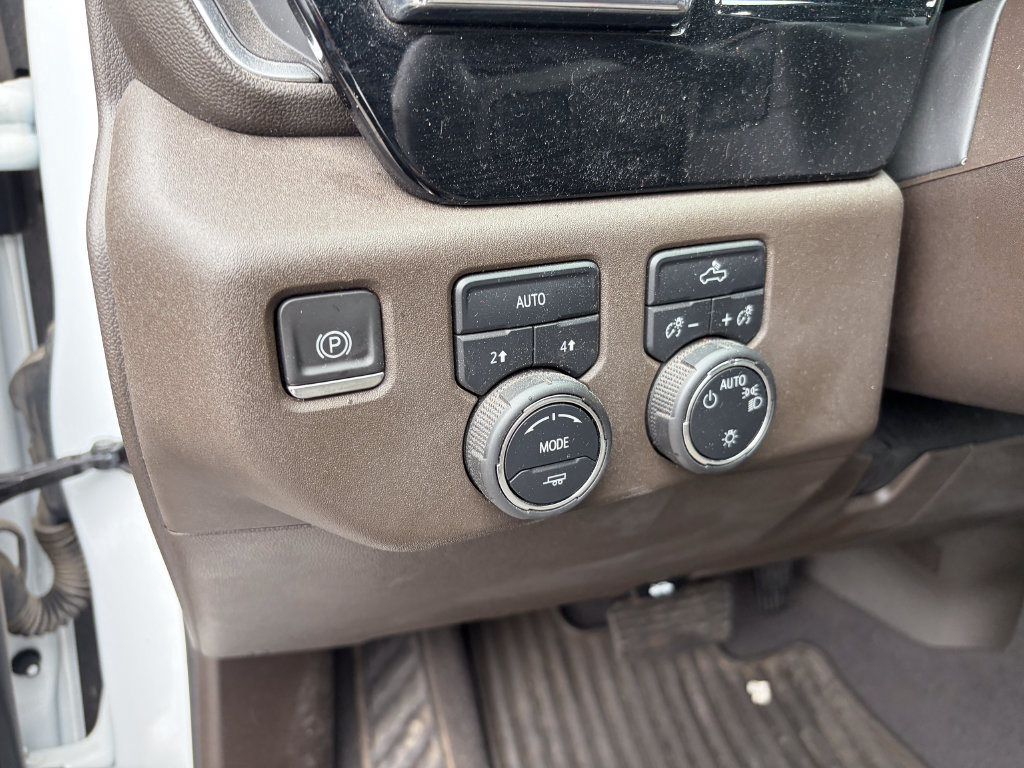 Used 2024 Chevrolet Silverado 1500 LT w/ Leather Package AWD/4WD image 11