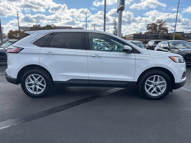 Certified 2022 Ford Edge SEL w/ Convenience Package image 2