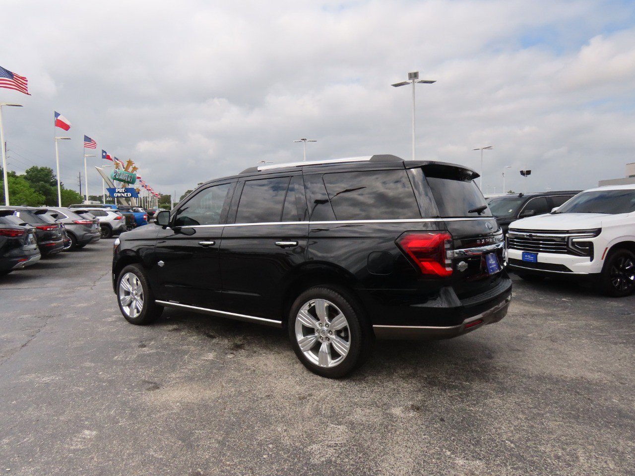 Certified 2024 Ford Expedition King Ranch AWD/4WD image 3