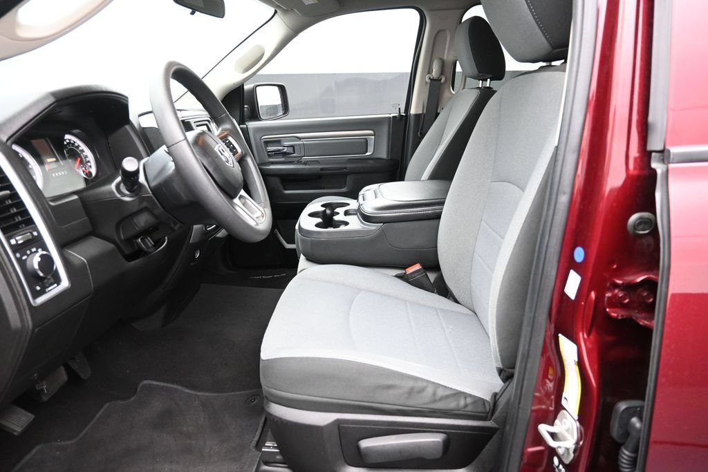 Used 2024 RAM 1500 Classic SLT AWD/4WD image 18