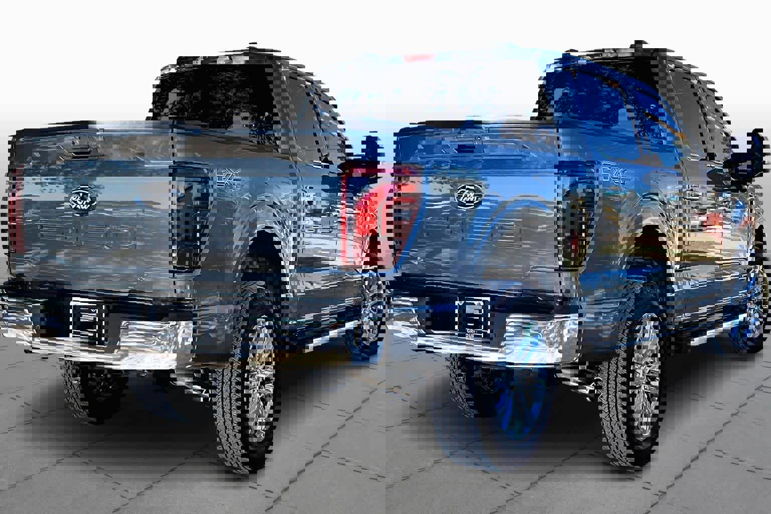 Certified 2025 Ford F150 Lariat w/ Equipment Group 501A Mid image 3