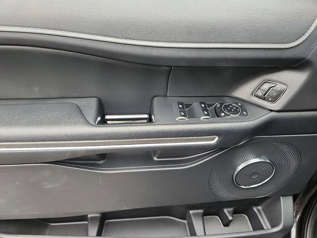 Certified 2024 Ford Expedition XLT image 16
