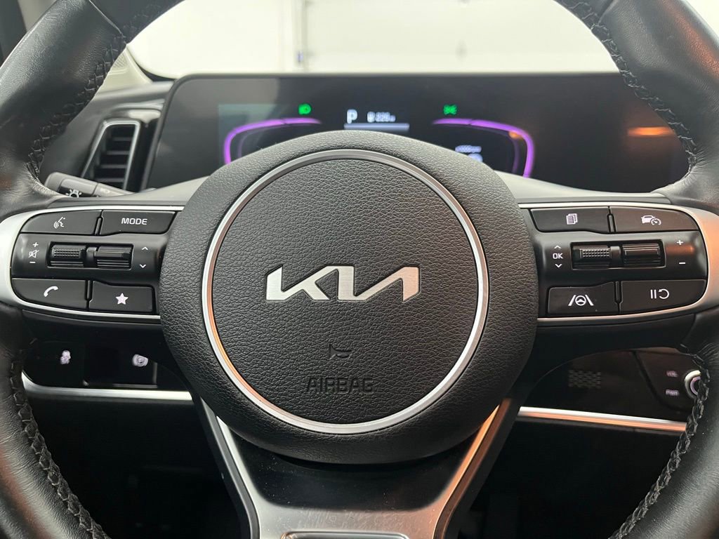 Used 2025 Kia Sportage EX image 20