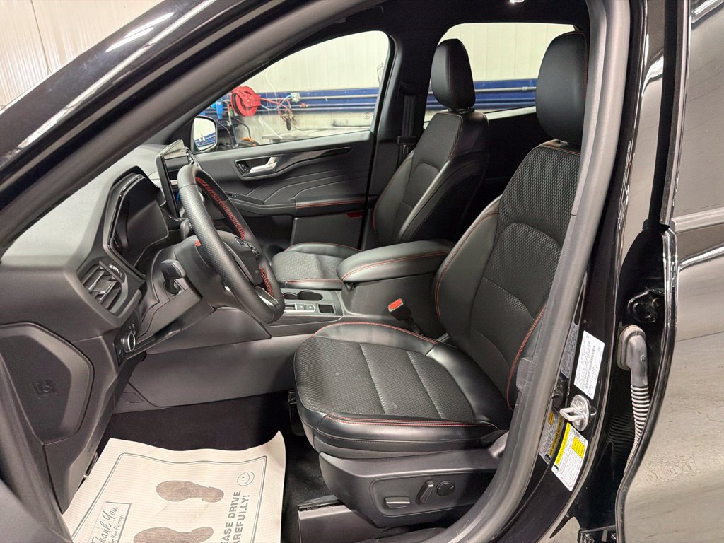 Certified 2024 Ford Escape ST-Line w/ Tech Pack #1 AWD/4WD image 14