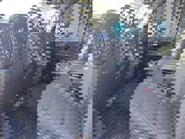 Used 2024 Chevrolet Silverado 2500 Custom w/ Custom Value Package image 14