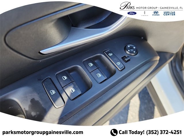Used 2022 Hyundai Santa Cruz SEL Premium image 15