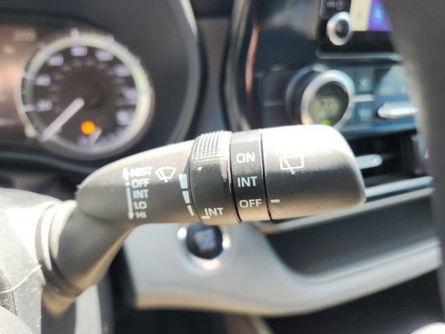 Used 2023 Toyota Highlander L image 29