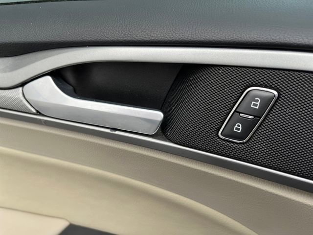 Certified 2019 Ford Fusion SE FWD image 23