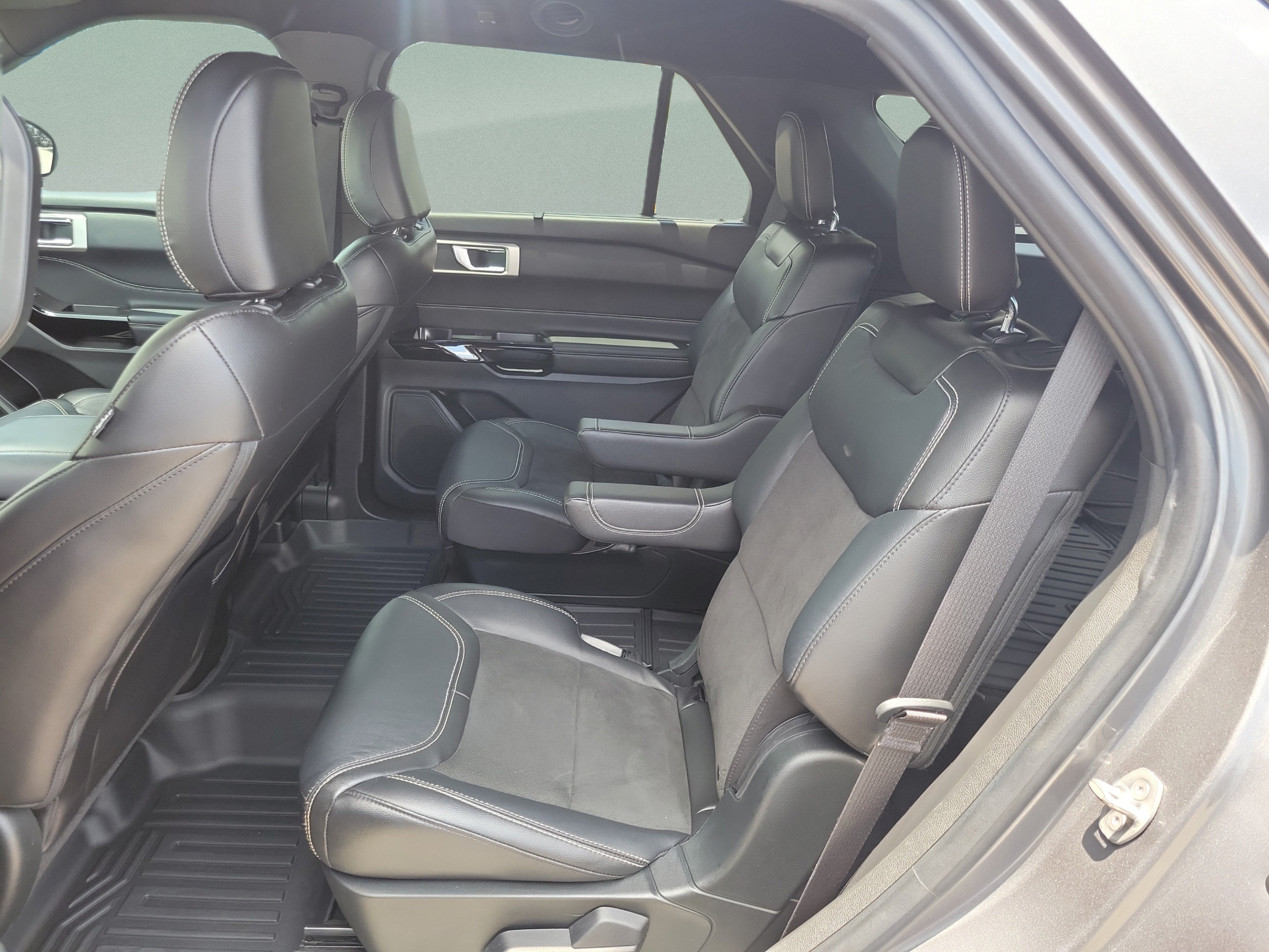 Certified 2022 Ford Explorer ST w/ ST Street Pack RWD image 13