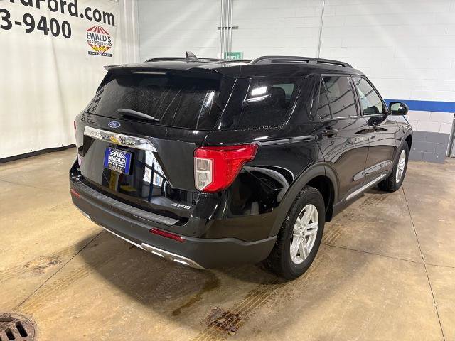 Certified 2022 Ford Explorer XLT w/ Equipment Group 202A image 5