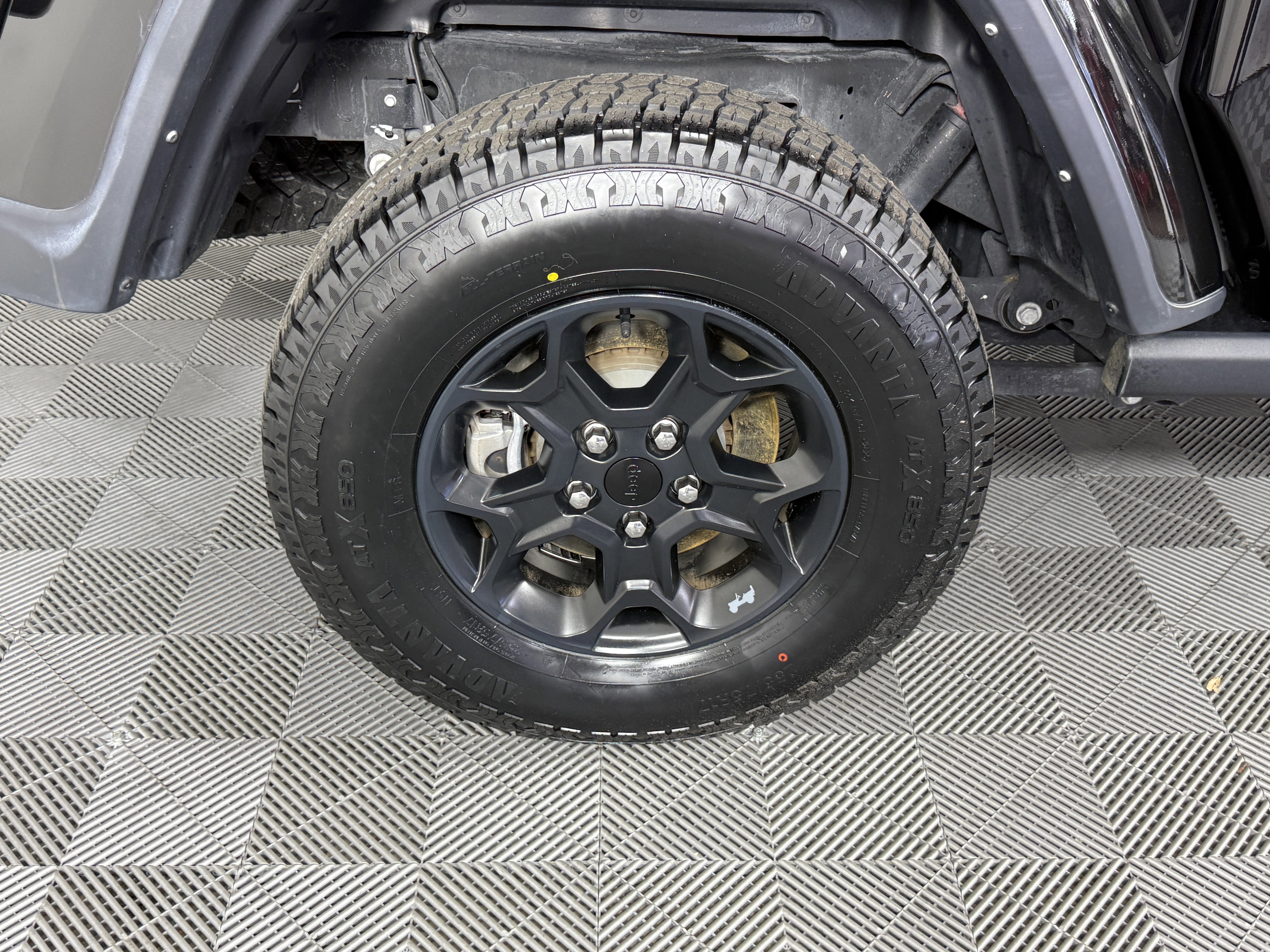 Used 2023 Jeep Gladiator Willys image 28