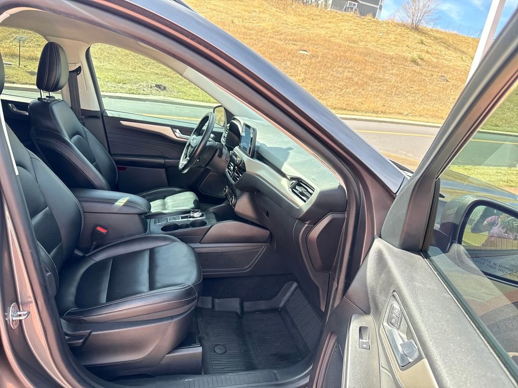 Certified 2021 Ford Escape SEL w/ Technology Package image 27