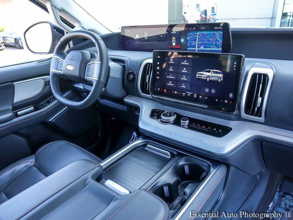 Certified 2025 Ford Expedition Active AWD/4WD image 32