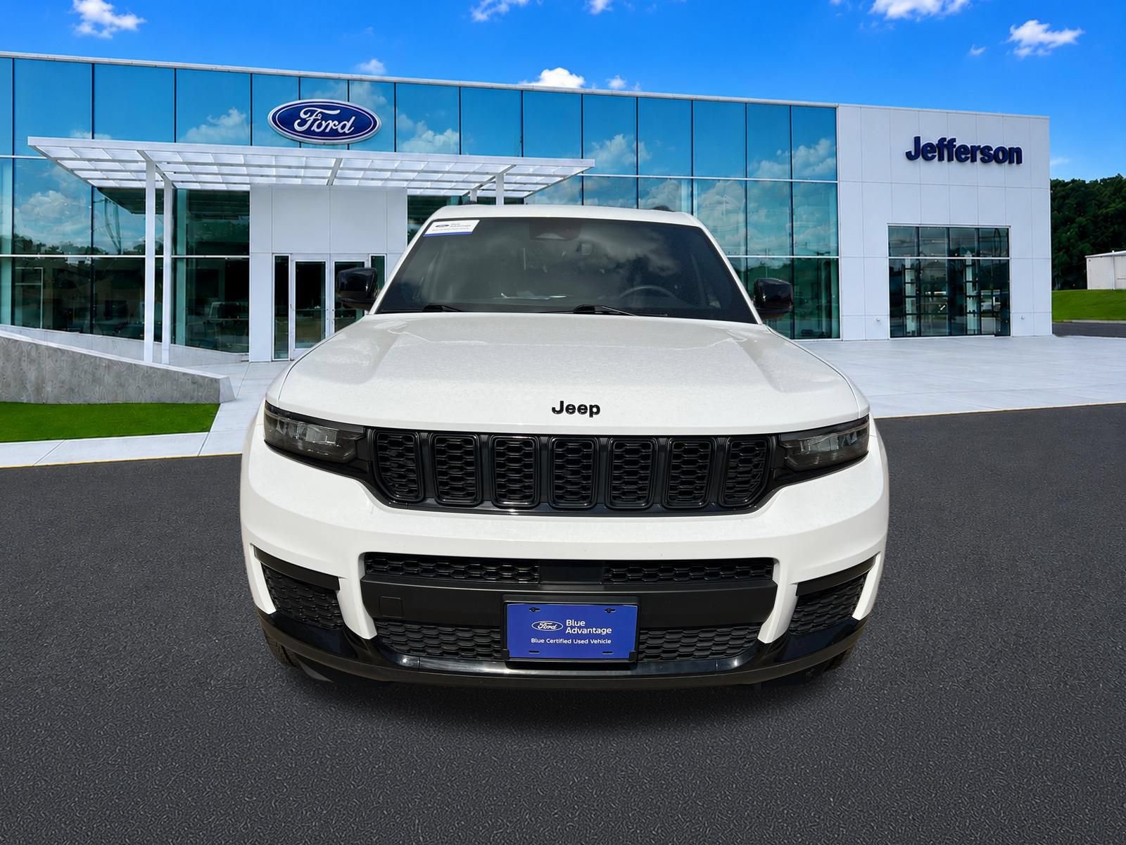 Used 2023 Jeep Grand Cherokee L Laredo AWD/4WD image 2