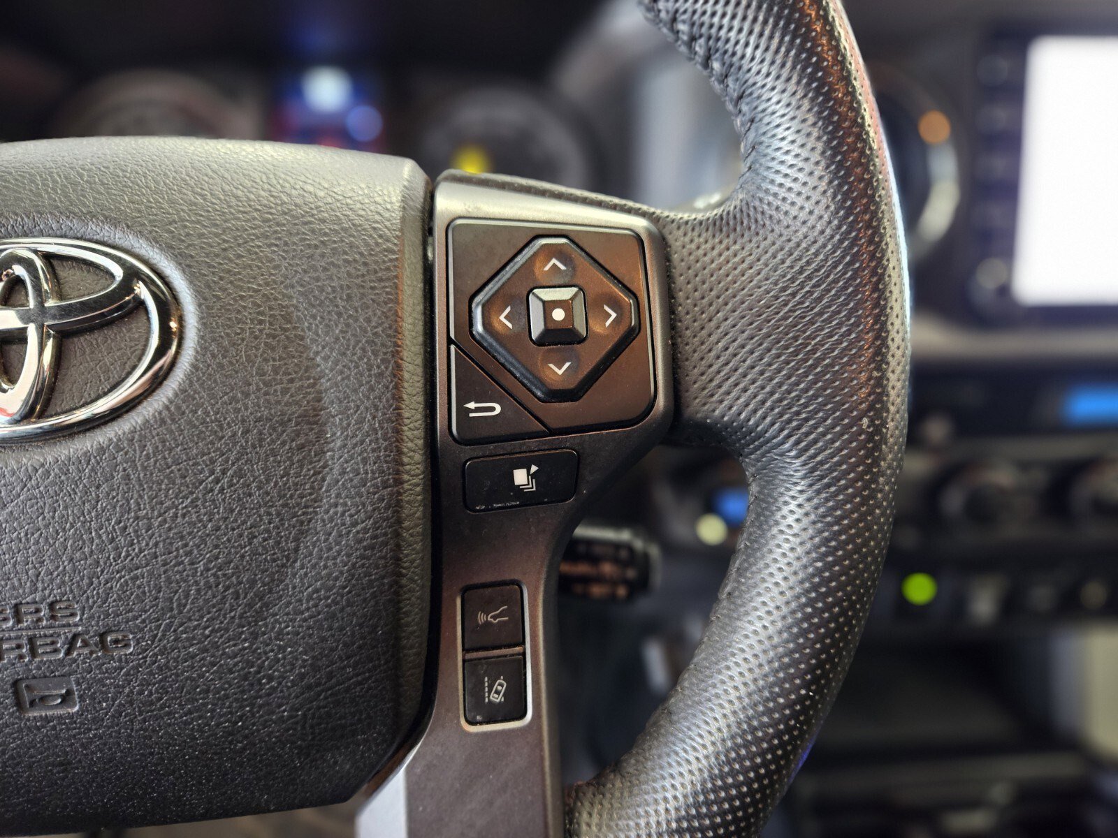 Used 2021 Toyota Tacoma TRD Off-Road w/ Technology Package image 28