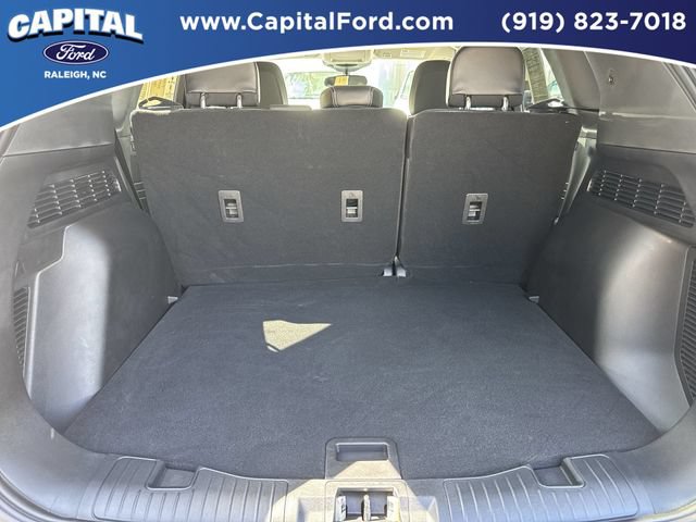 Certified 2025 Ford Escape SE FWD image 16