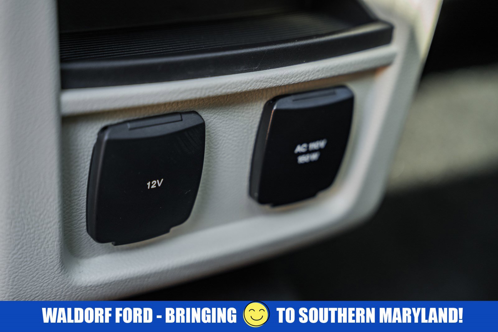Certified 2020 Ford Edge Titanium w/ Equipment Group 301A AWD/4WD image 38