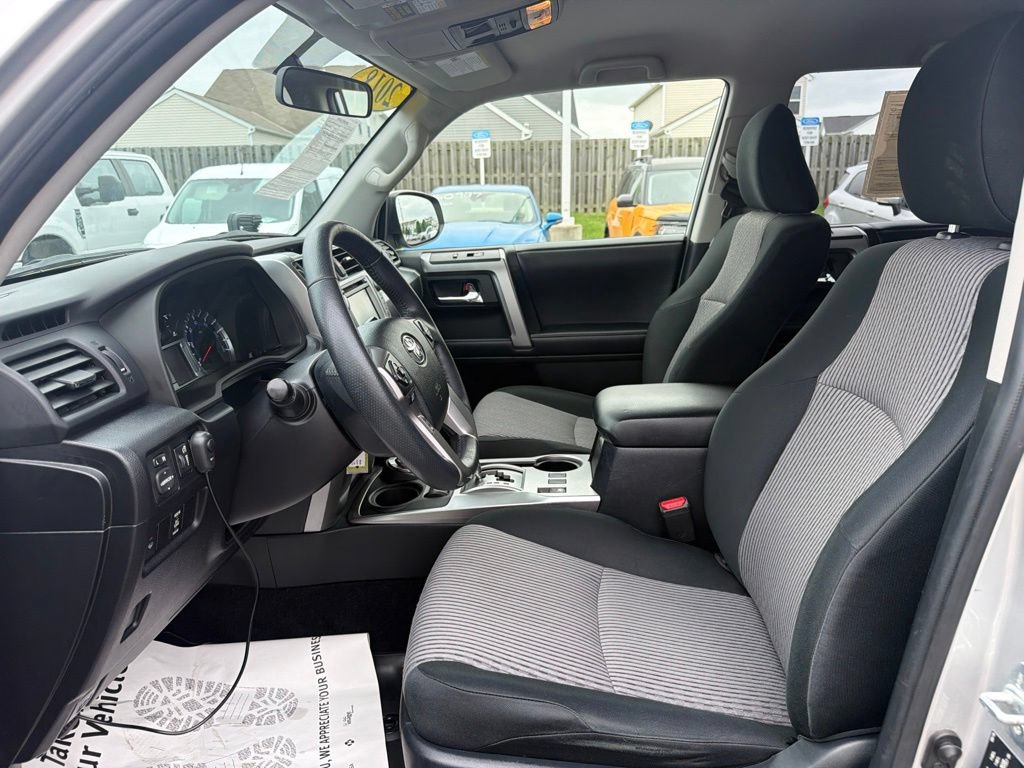 Used 2018 Toyota 4Runner SR5 AWD/4WD image 25