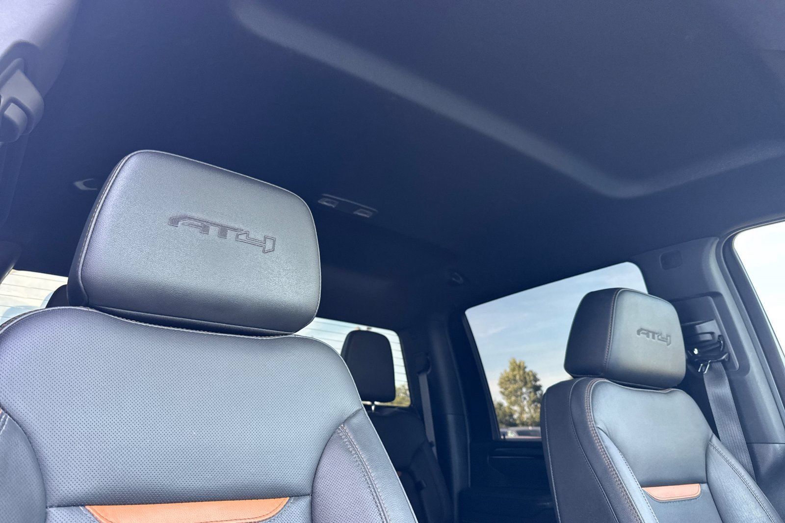 Used 2025 GMC Sierra 2500 AT4 AWD/4WD image 17
