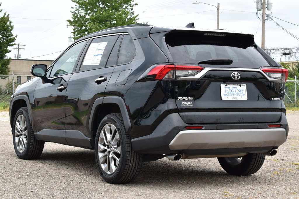Used 2023 Toyota RAV4 Limited FWD image 9