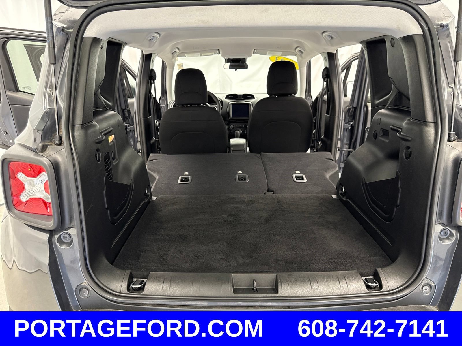 Used 2023 Jeep Renegade Latitude AWD/4WD image 38