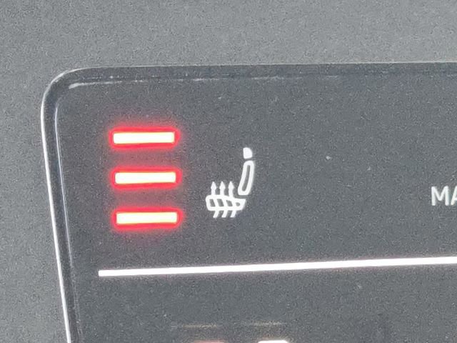 Used 2022 Volkswagen Tiguan SE AWD/4WD image 12