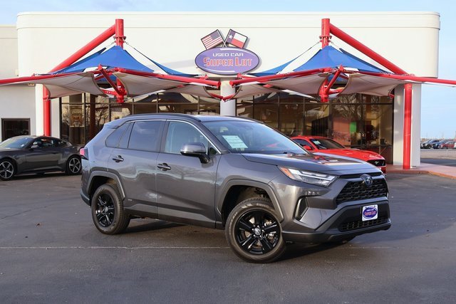 Used 2023 Toyota RAV4 XLE image 1
