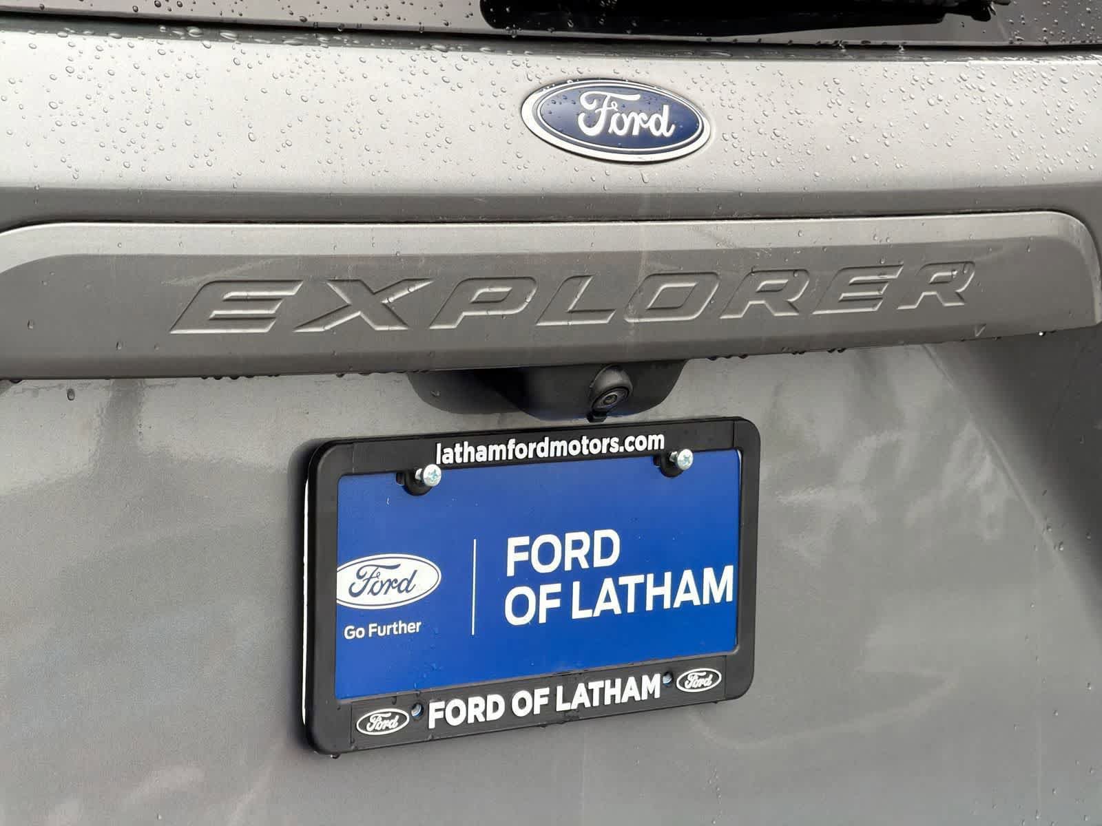 Certified 2022 Ford Explorer XLT w/ Equipment Group 202A AWD/4WD image 13