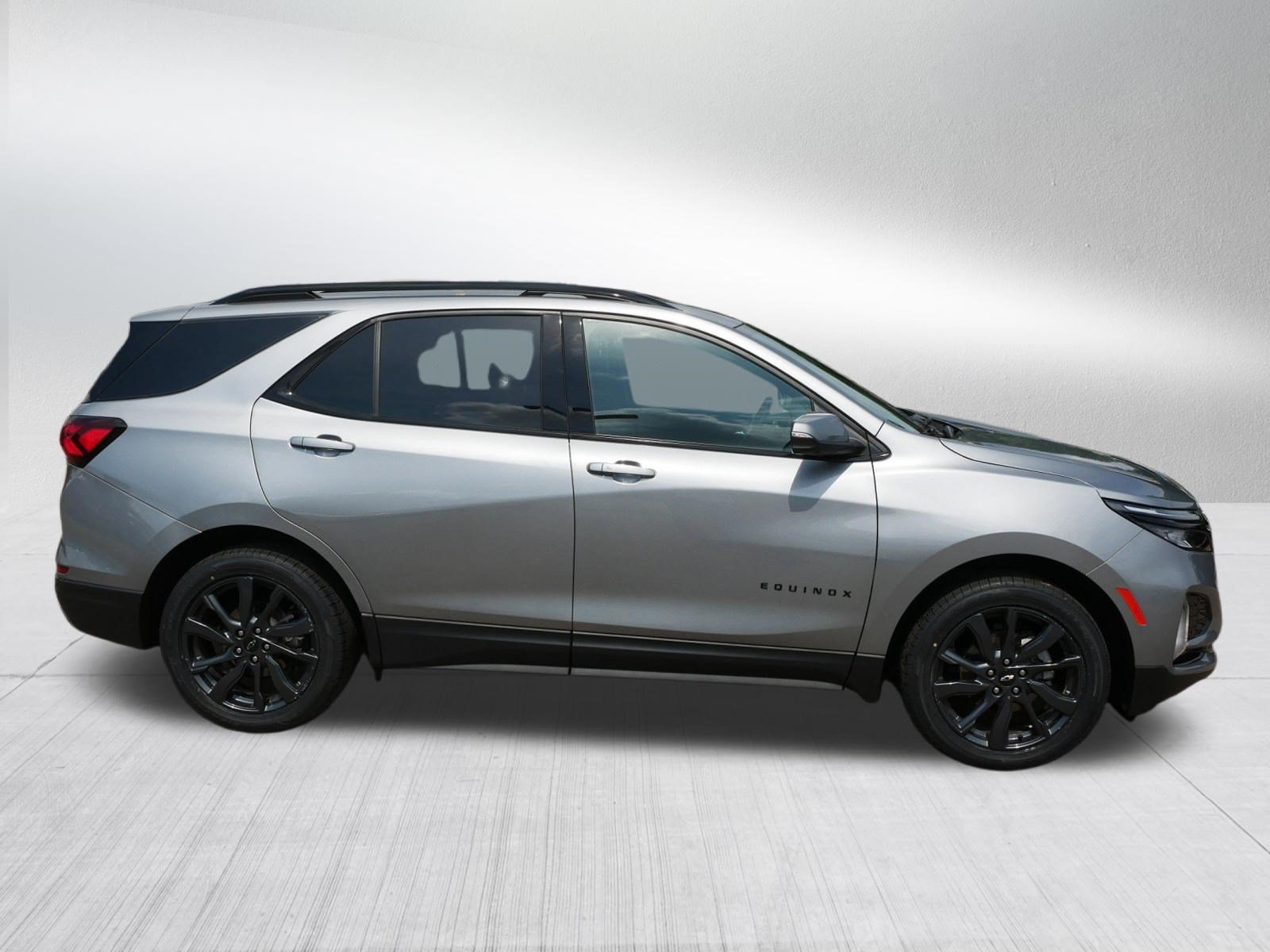 Used 2024 Chevrolet Equinox RS AWD/4WD image 8