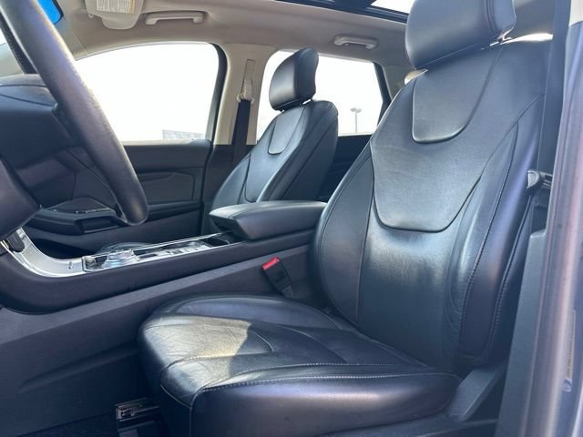 Certified 2019 Ford Edge Titanium w/ Equipment Group 301A FWD image 10
