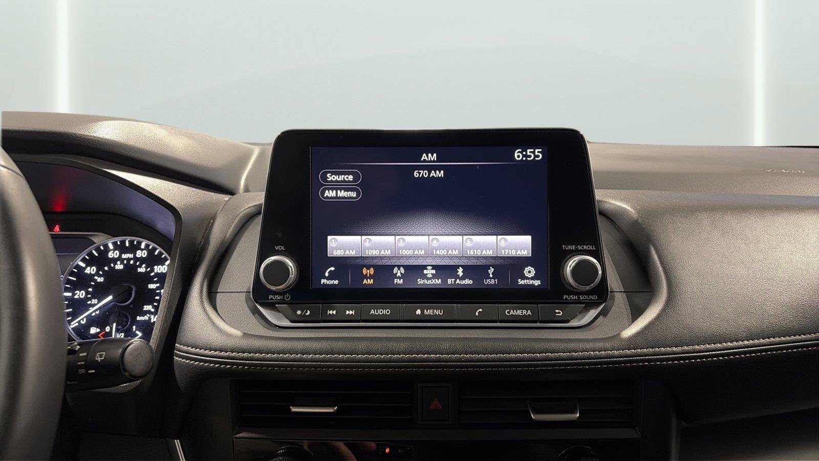 Used 2025 Nissan Rogue SV AWD/4WD image 18