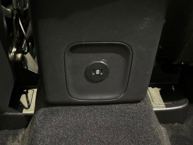 Certified 2025 Ford Escape SE w/ PHEV Premium Package image 31