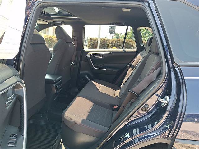 Used 2022 Toyota RAV4 SE w/ Weather & Moonroof Package AWD/4WD image 20