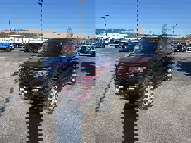 Certified 2022 Ford Explorer XLT w/ Equipment Group 202A image 6