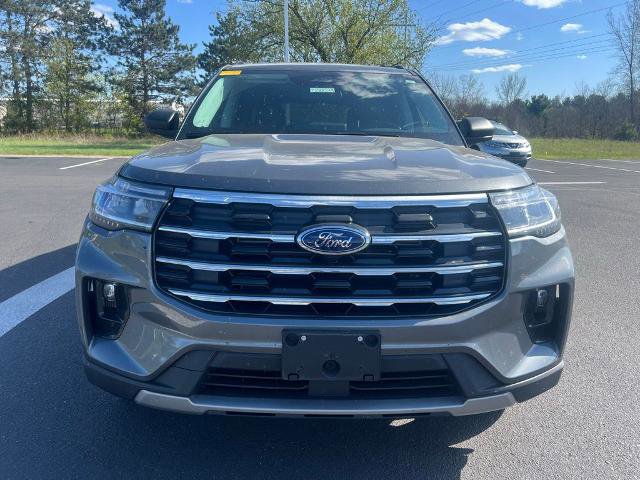 Certified 2025 Ford Explorer Active w/ Active Comfort Package AWD/4WD image 2