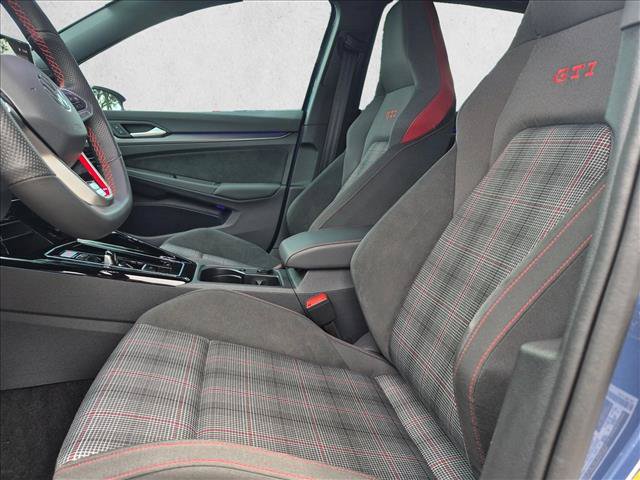 Used 2025 Volkswagen Golf S FWD image 16