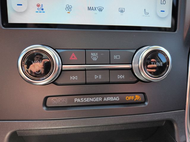 Certified 2024 Ford Edge Titanium w/ Equipment Group 301A AWD/4WD image 48