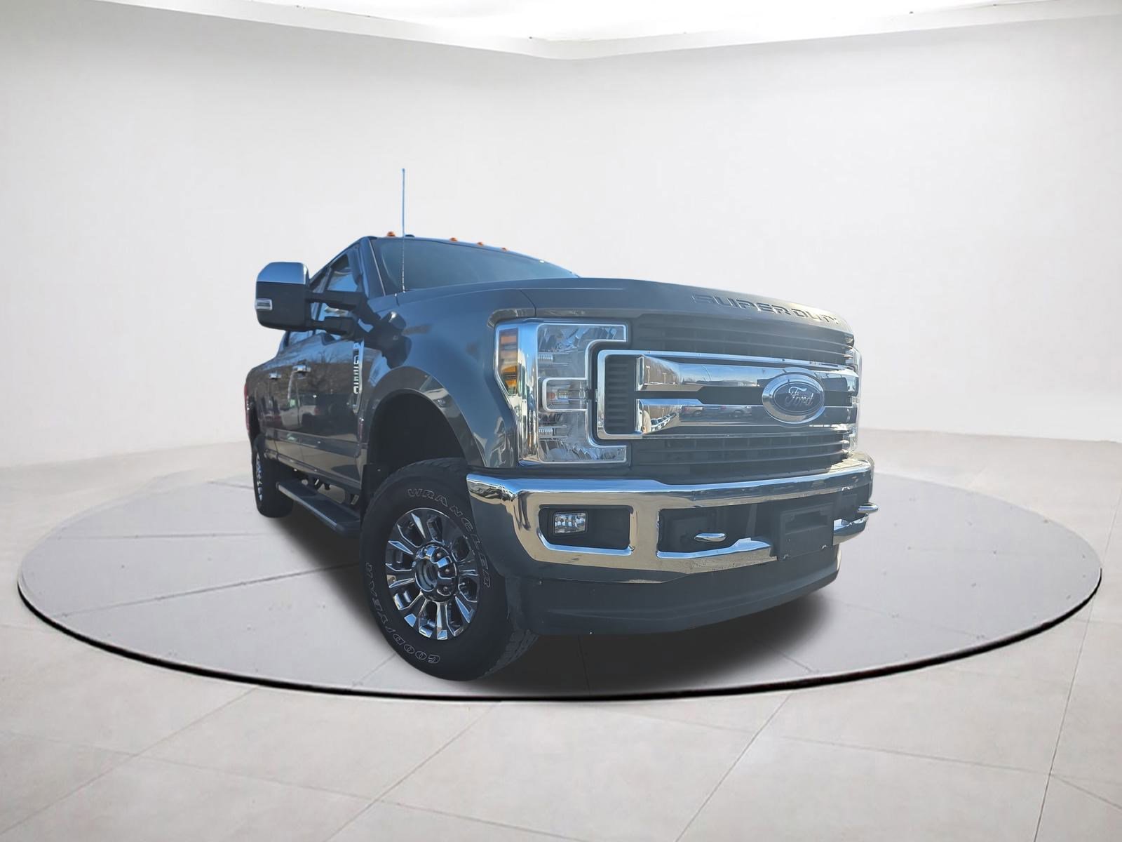 Certified 2018 Ford F250 XLT w/ XLT Premium Package image 9