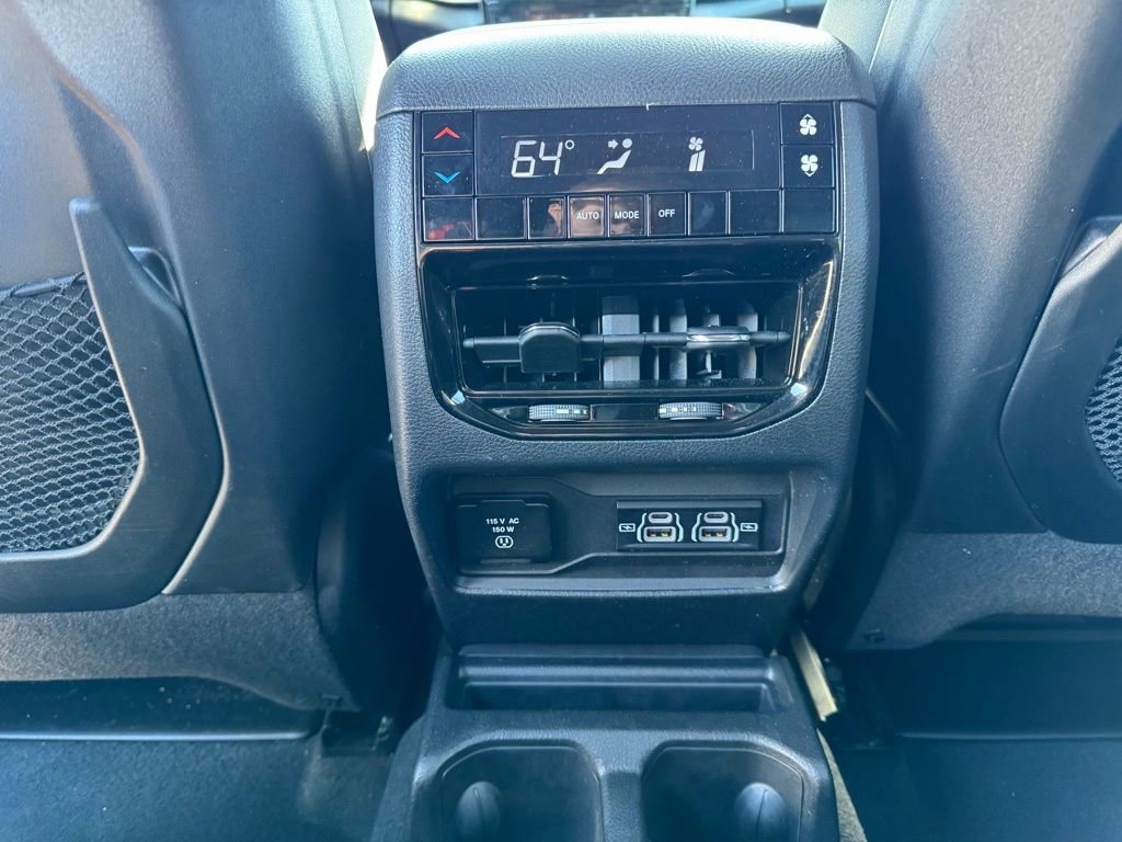 Used 2024 Jeep Grand Cherokee L Altitude image 24