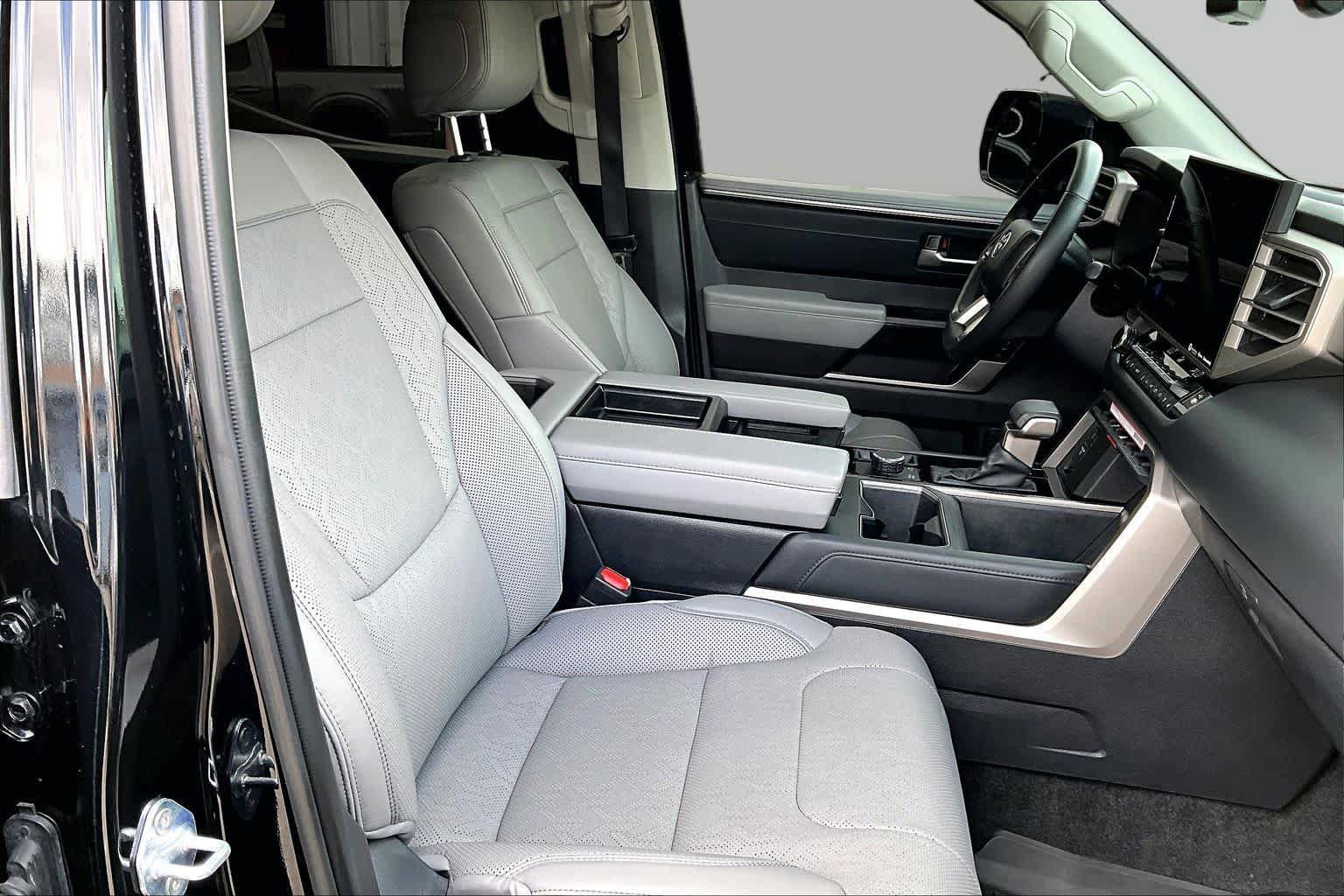 Used 2024 Toyota Tundra Limited w/ Power Package AWD/4WD image 11
