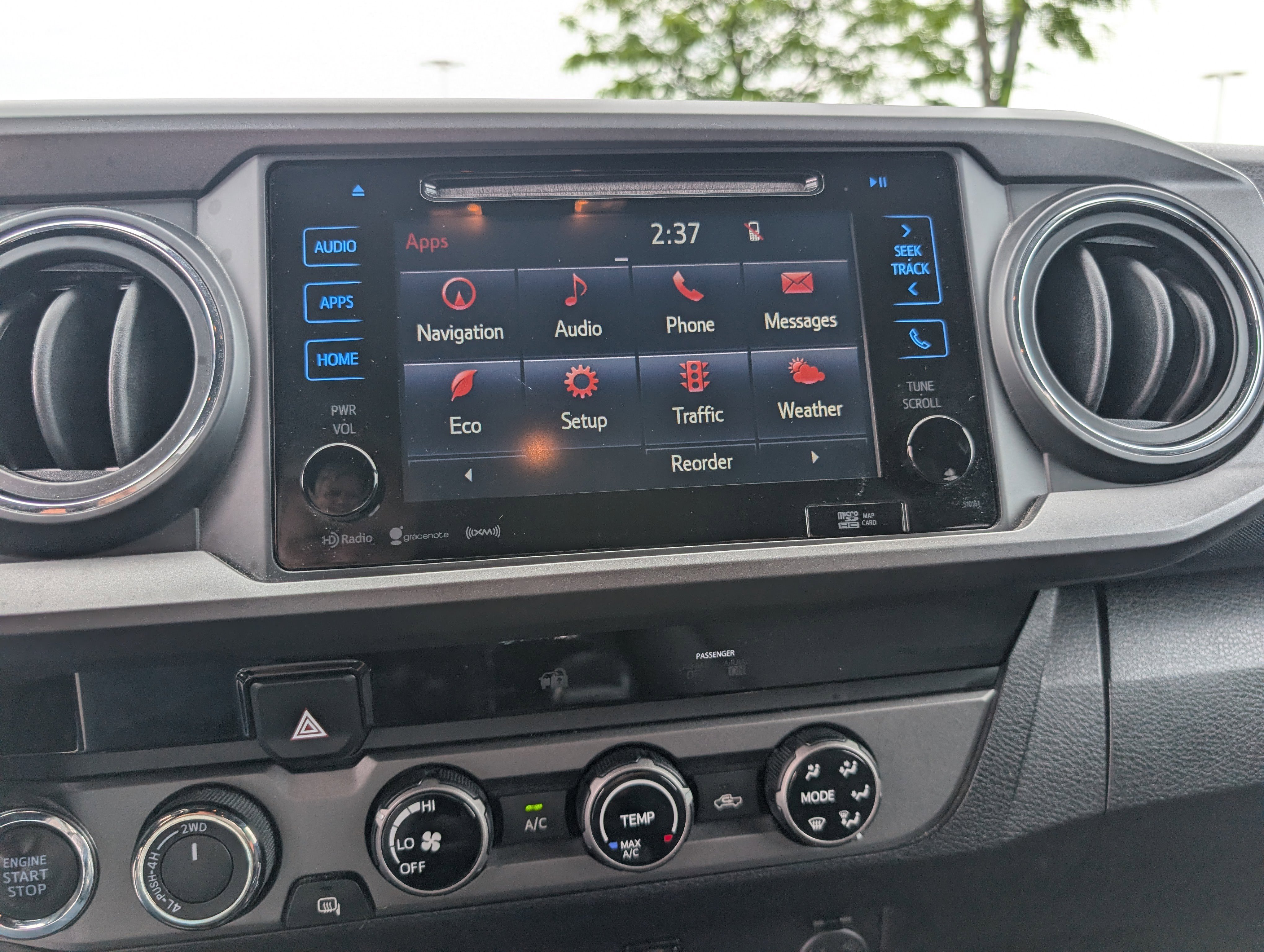 Used 2017 Toyota Tacoma TRD Sport AWD/4WD image 23