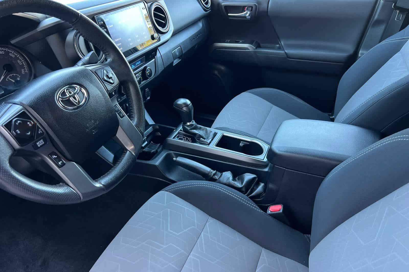 Used 2021 Toyota Tacoma TRD Sport w/ Technology Package RWD image 12